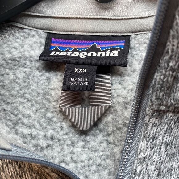 Patagonia Gray Heather 1/2 Zip Sweatshirt - Picture 2 of 5